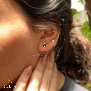 Evergreen Onyx 18K Gold Stud Earring