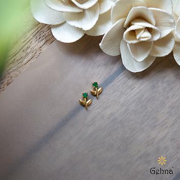 Tulip Emerald 18K Gold Stud Earring