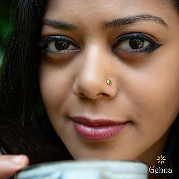 Pleasing Emerald 22K Gold Nose Pin (Screw Type)