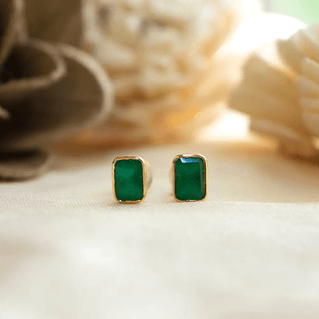 Evergreen Onyx 18K Gold Stud Earring