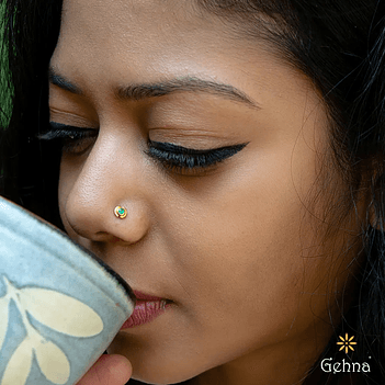 Pleasing Emerald 22K Gold Nose Pin (Screw Type)