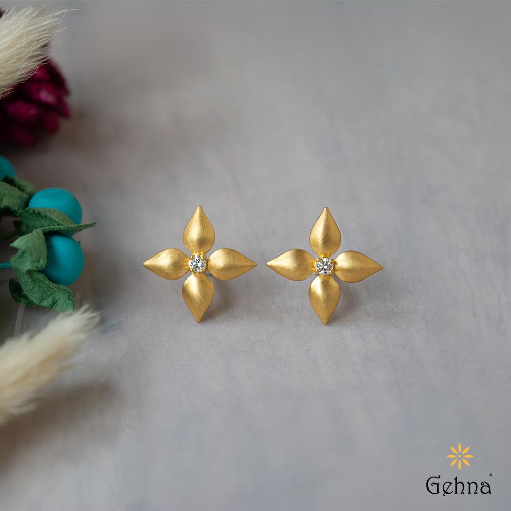 18K Yellow Gold Gold Diamond Earrings for women