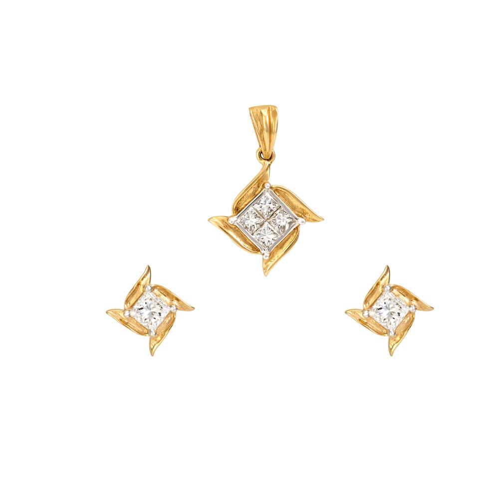 18K Yellow Gold Gold Diamond Pendant Set for women