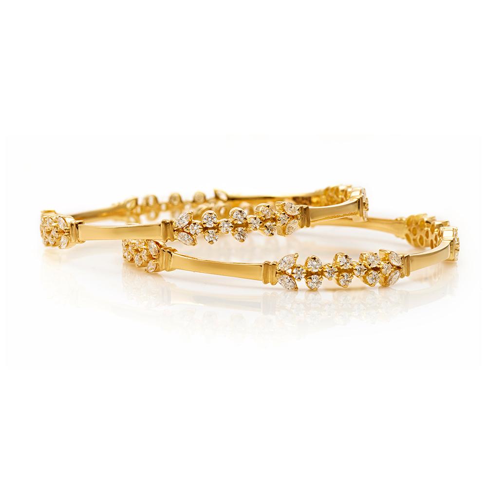 18K Yellow Gold Gold Diamond Bangle for women