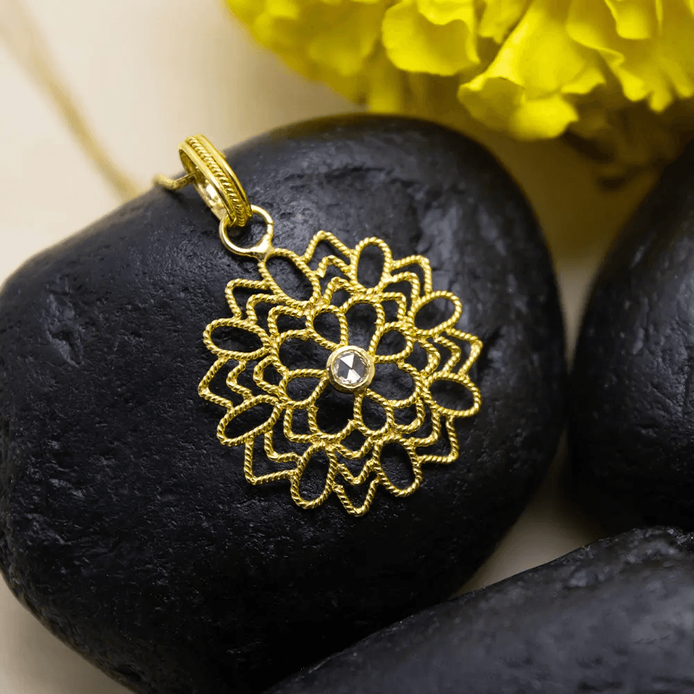 18K Yellow Gold Gold Diamond Pendants for women