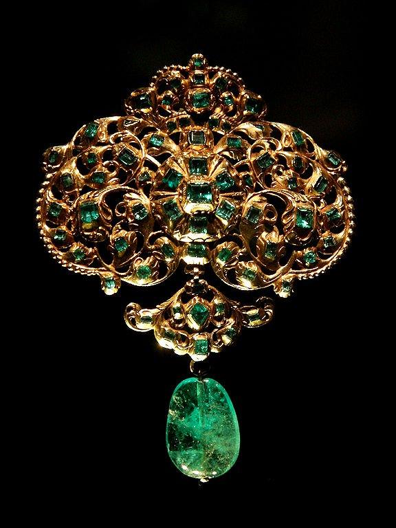 Emerald Jewelry Designs 