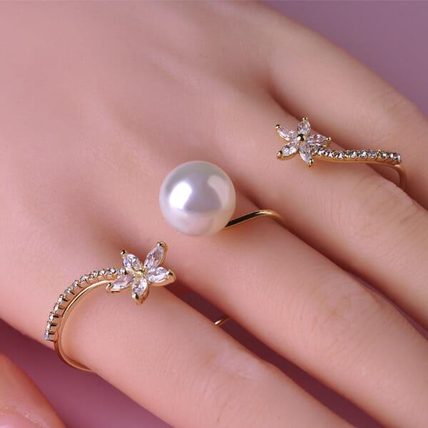 Three Finger Rings pearls